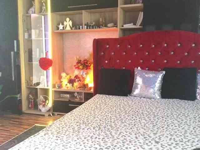 CandyBigbooty webcam