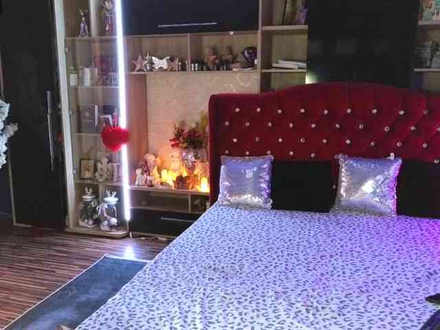 CandyBigbooty webcam