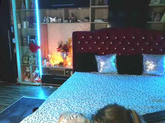 CandyBigbooty webcam