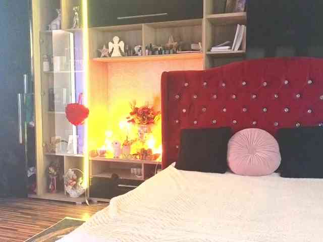 CandyBigbooty webcam