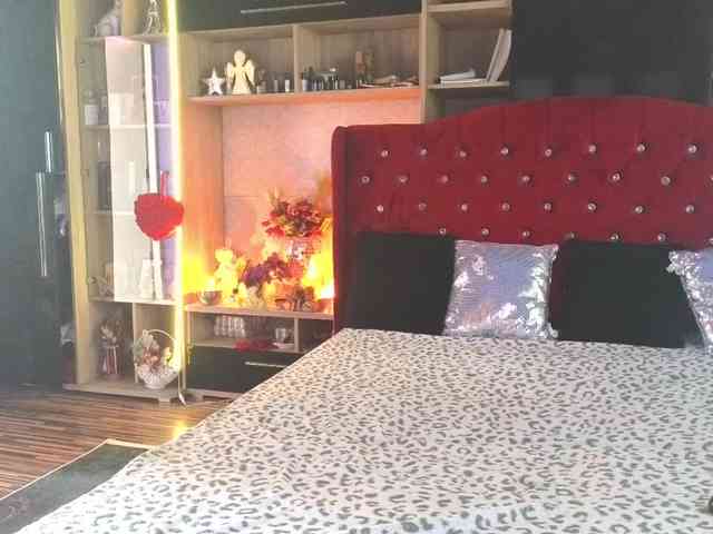 CandyBigbooty webcam