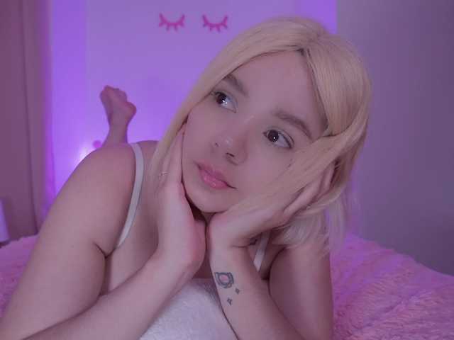 bella-adams's BongaCams show and profile