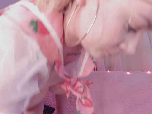 bella-adams webcam