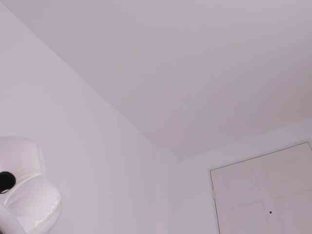 bella-adams webcam
