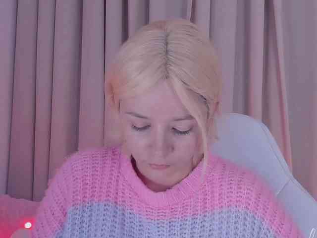 bella-adams webcam
