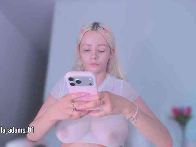 bella-adams webcam