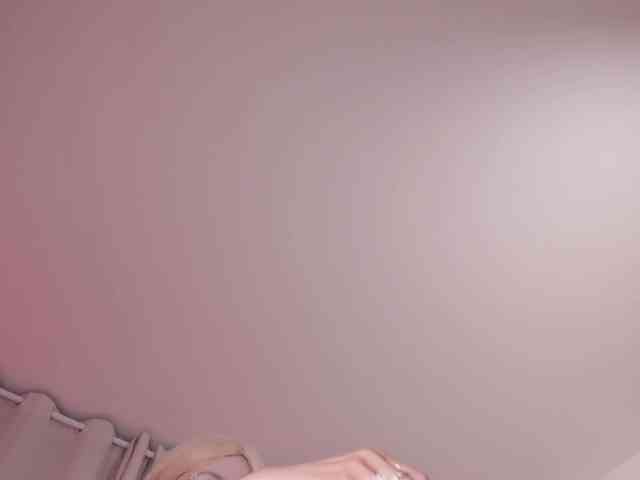 bella-adams webcam
