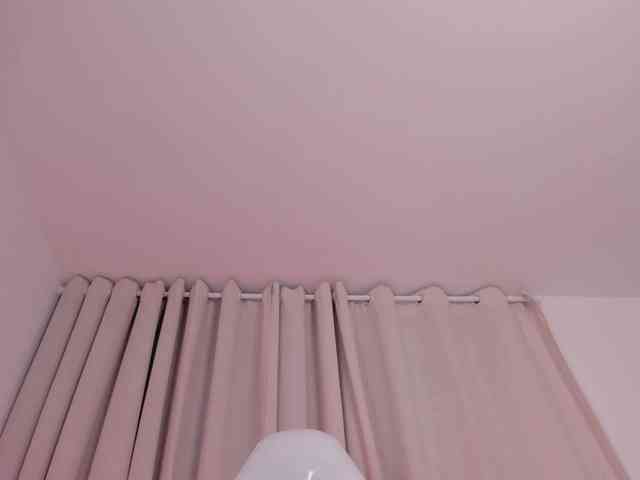 bella-adams webcam