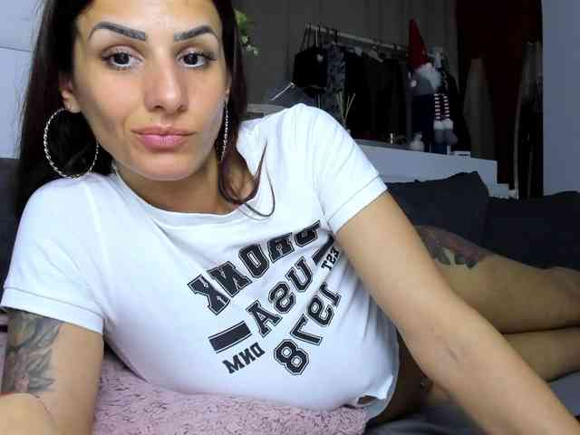 Milfchelle webcam