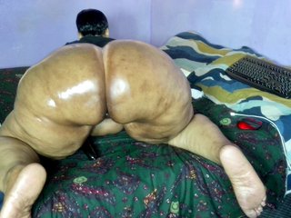 Big-Ass-Wilma Porn Show