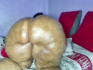 Big-Ass-Wilma Porn Show