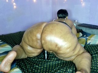 Big-Ass-Wilma Porn Show