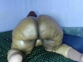 Big-Ass-Wilma Porn Show