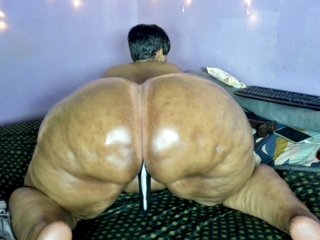 Big-Ass-Wilma Porn Show