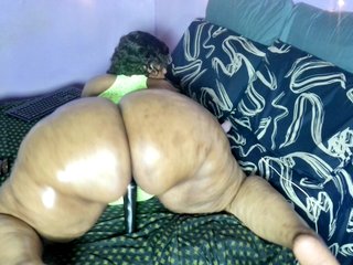 Big-Ass-Wilma Porn Show