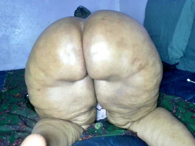 Big-Ass-Wilma's BongaCams show and profile