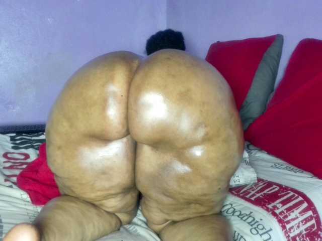 Big-Ass-Wilma's BongaCams show and profile