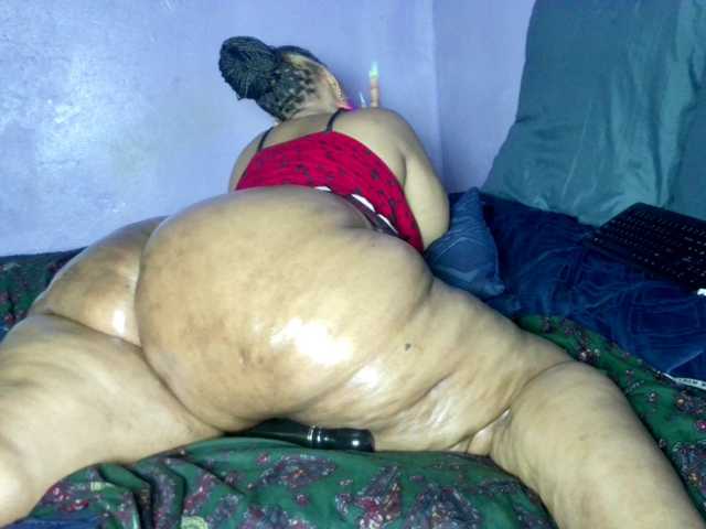 Big-Ass-Wilma's BongaCams show and profile