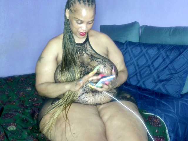 Big-Ass-Wilma's BongaCams show and profile