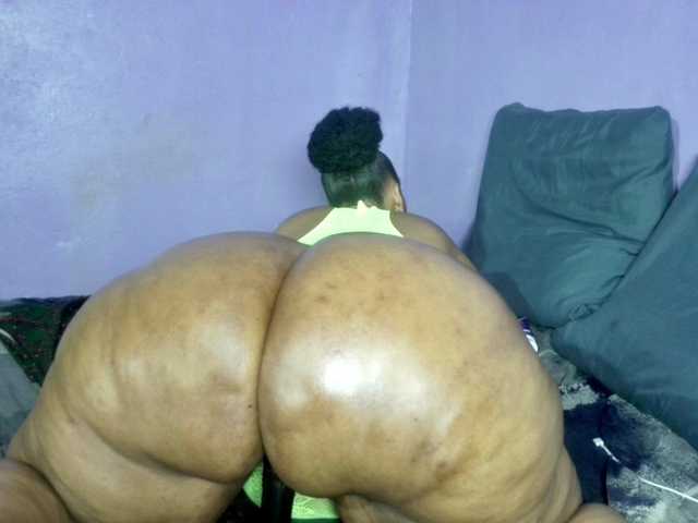 Big-Ass-Wilma's BongaCams show and profile