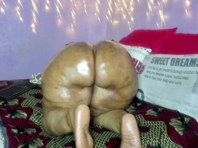 Big-Ass-Wilma's BongaCams show and profile