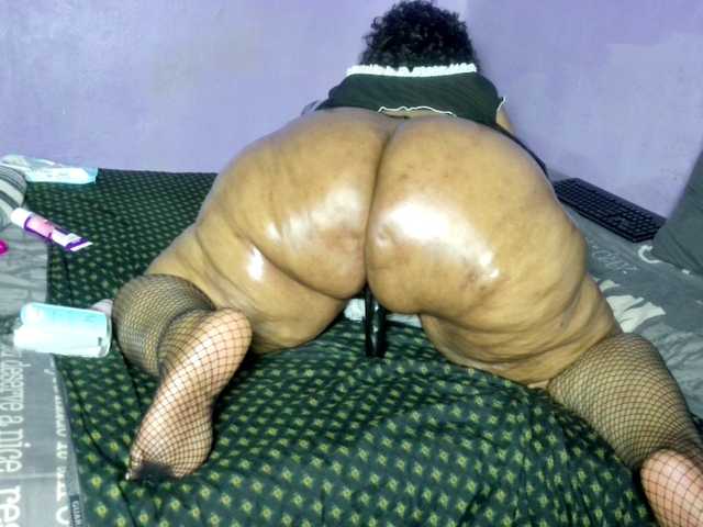 Big-Ass-Wilma's BongaCams show and profile