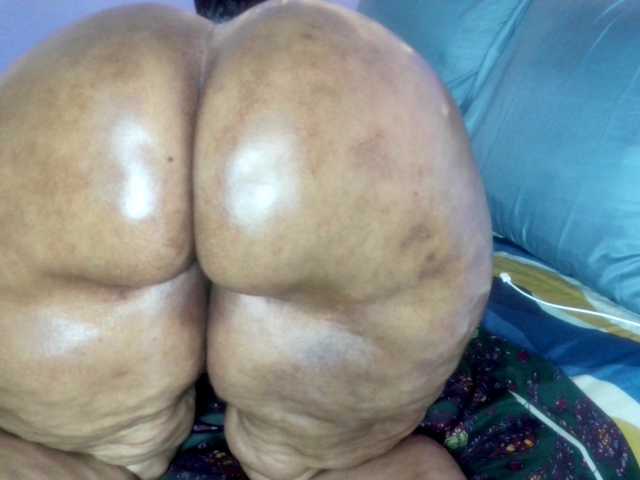 Big-Ass-Wilma's BongaCams show and profile