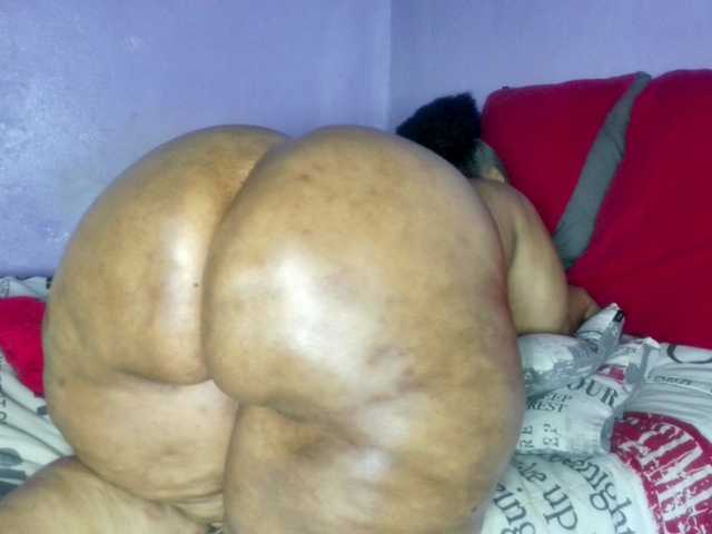 Big-Ass-Wilma's BongaCams show and profile