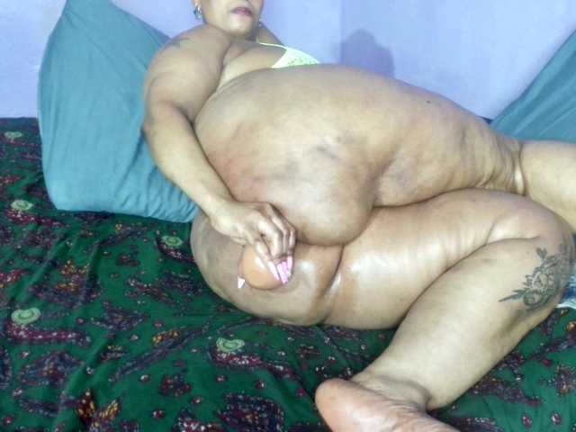 Big-Ass-Wilma's BongaCams show and profile