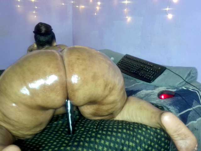 Big-Ass-Wilma's BongaCams show and profile