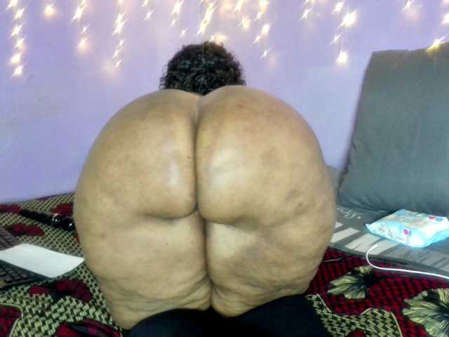 Big-Ass-Wilma's BongaCams show and profile