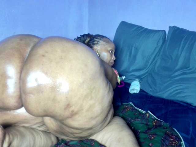 Big-Ass-Wilma's BongaCams show and profile