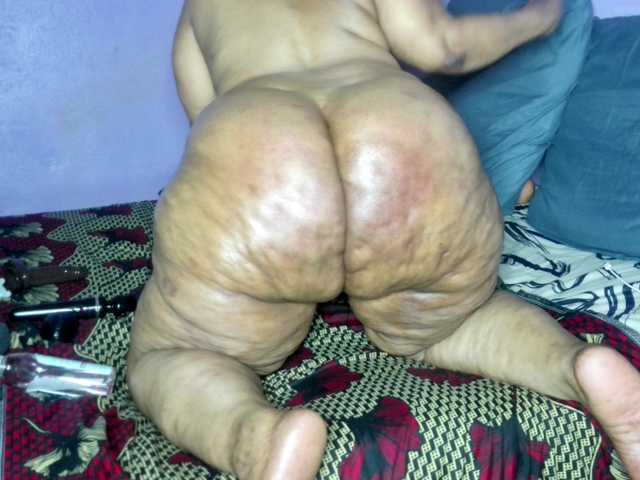 Big-Ass-Wilma's BongaCams show and profile