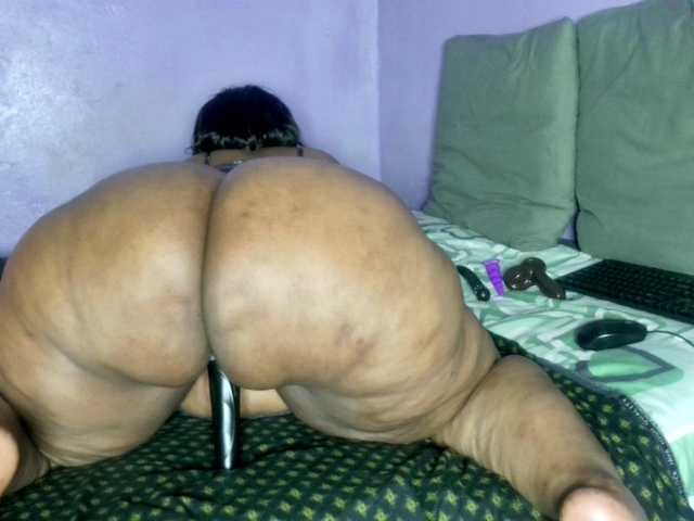 Big-Ass-Wilma's BongaCams show and profile