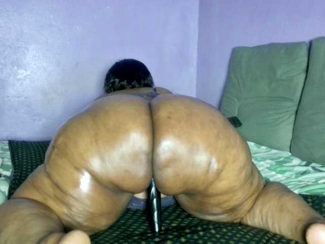 Big-Ass-Wilma's BongaCams show and profile