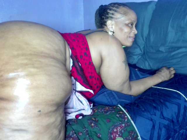 Big-Ass-Wilma's BongaCams show and profile