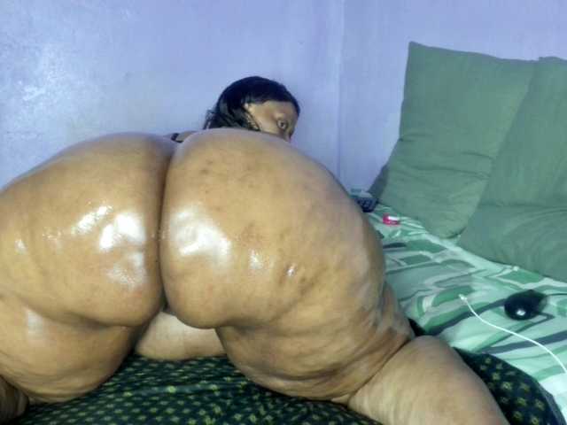 Big-Ass-Wilma's BongaCams show and profile