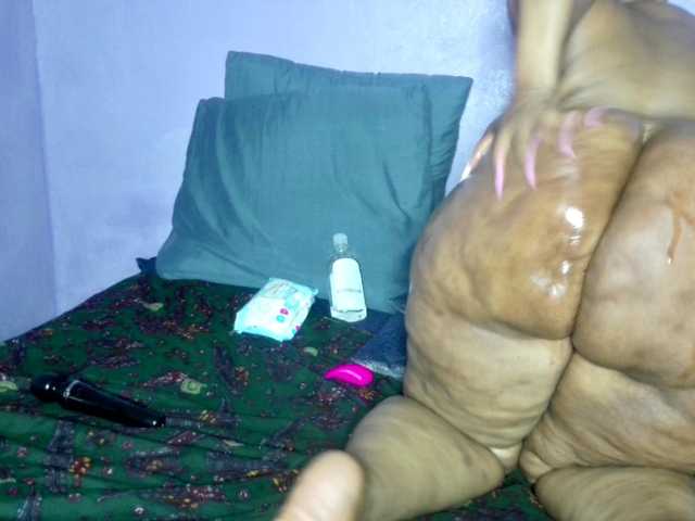 Big-Ass-Wilma's BongaCams show and profile