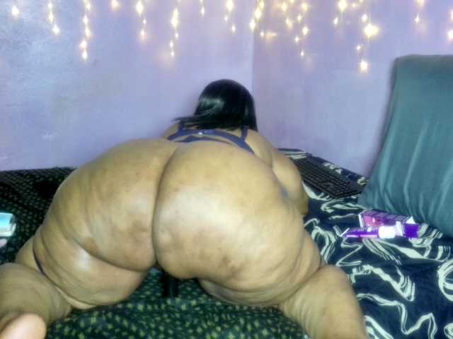 Big-Ass-Wilma's BongaCams show and profile