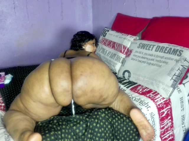 Big-Ass-Wilma's BongaCams show and profile