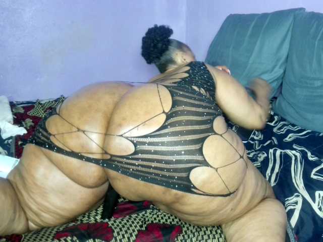 Big-Ass-Wilma's BongaCams show and profile