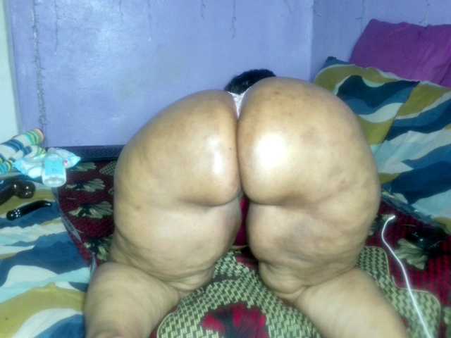 Big-Ass-Wilma's BongaCams show and profile