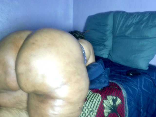 Big-Ass-Wilma's BongaCams show and profile