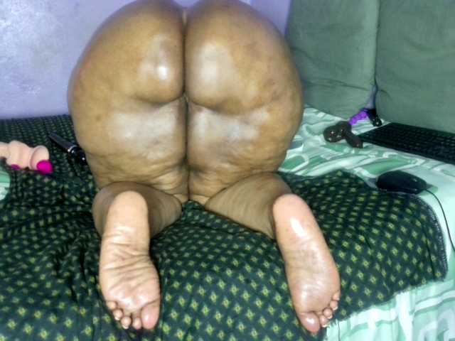 Big-Ass-Wilma's BongaCams show and profile