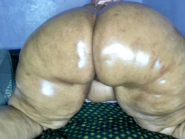 Big-Ass-Wilma's BongaCams show and profile