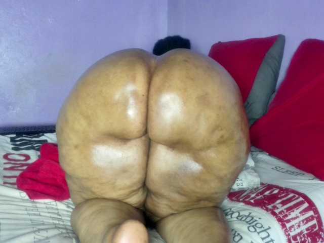 Big-Ass-Wilma's BongaCams show and profile