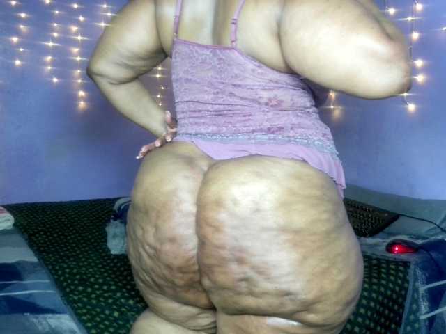 Big-Ass-Wilma's BongaCams show and profile