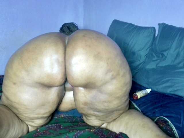 Big-Ass-Wilma's BongaCams show and profile