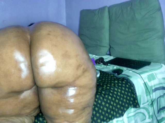 Big-Ass-Wilma's BongaCams show and profile