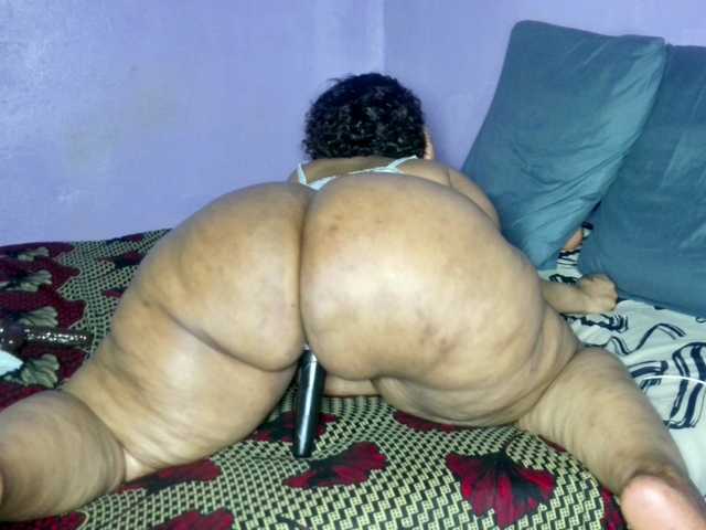 Big-Ass-Wilma's BongaCams show and profile